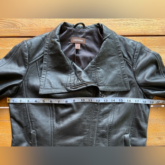 Danier Women’s Black Leather Jacket - Size S - Picture 7 of 16